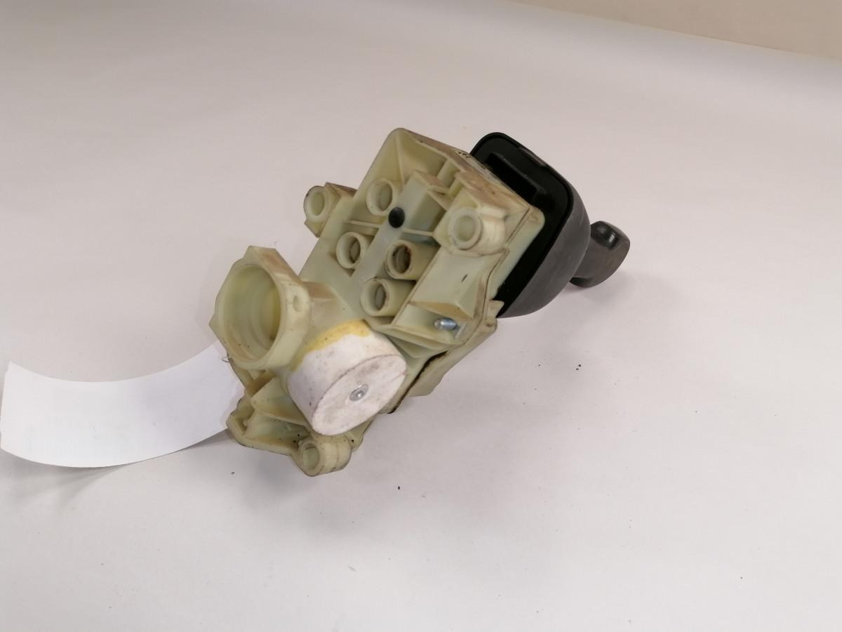 Scania Handbrake control lever 1882111 - Pieza universal para Camión: foto 3 Scania Handbrake control lever 1882111 - Pieza universal para Camión: foto 3