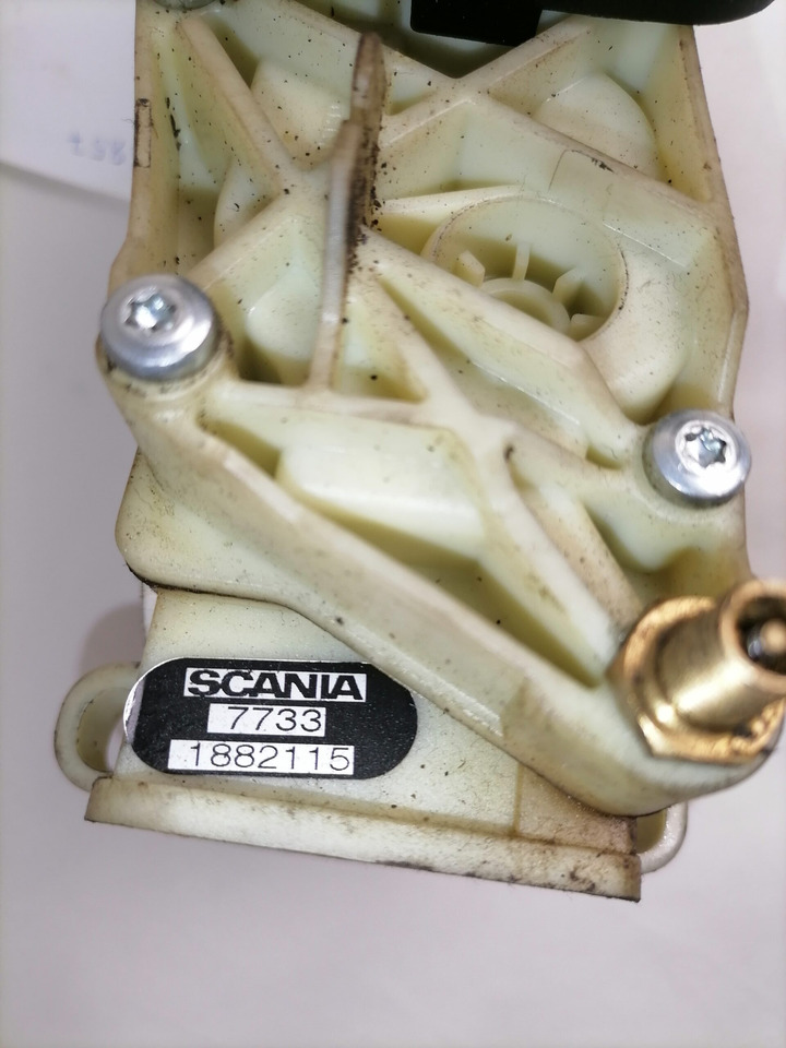 Scania Handbrake control lever 1882115 - Pieza universal para Camión: foto 5 Scania Handbrake control lever 1882115 - Pieza universal para Camión: foto 5