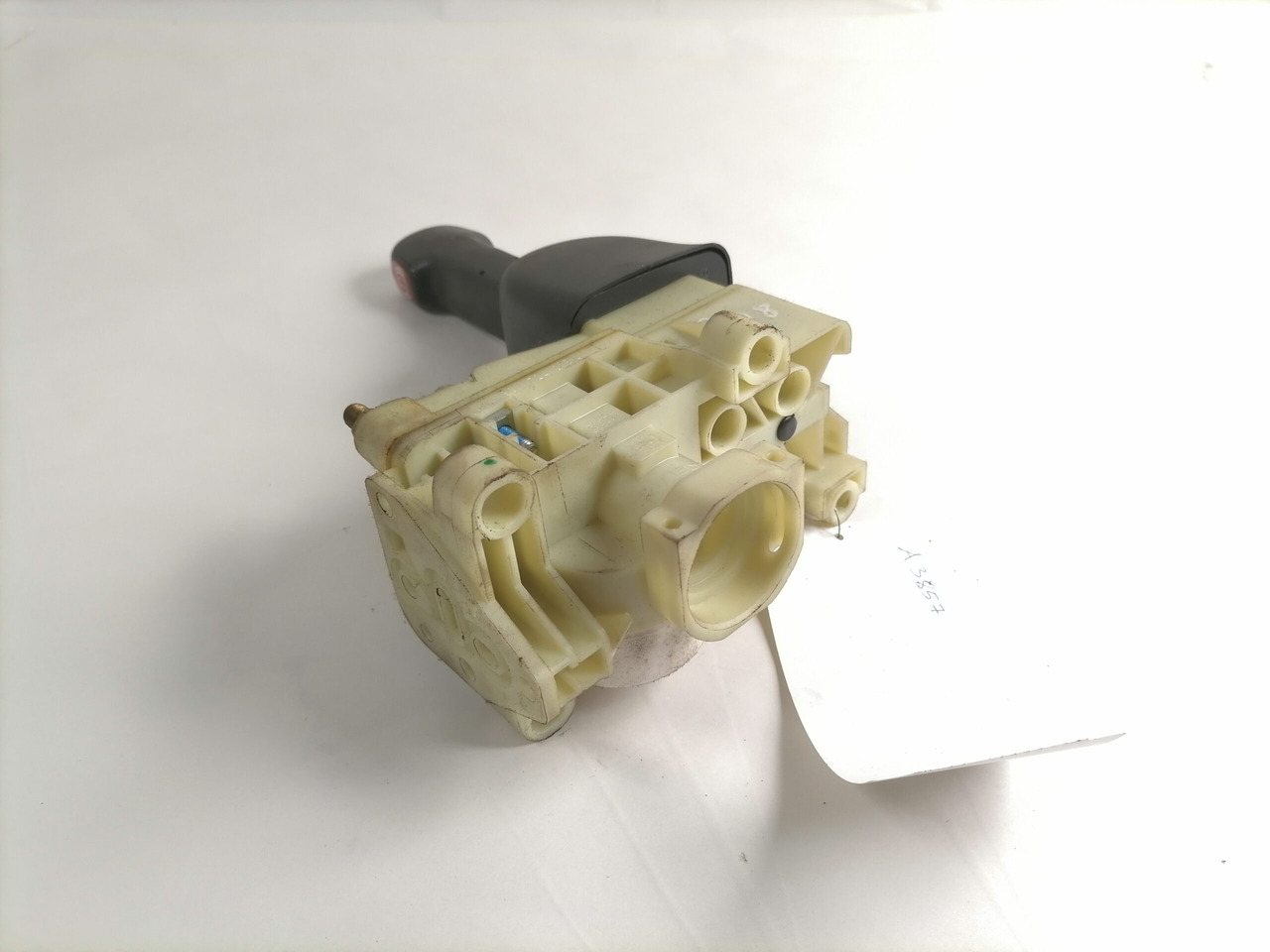 Scania Handbrake control lever 1882115 - Pieza universal para Camión: foto 4 Scania Handbrake control lever 1882115 - Pieza universal para Camión: foto 4