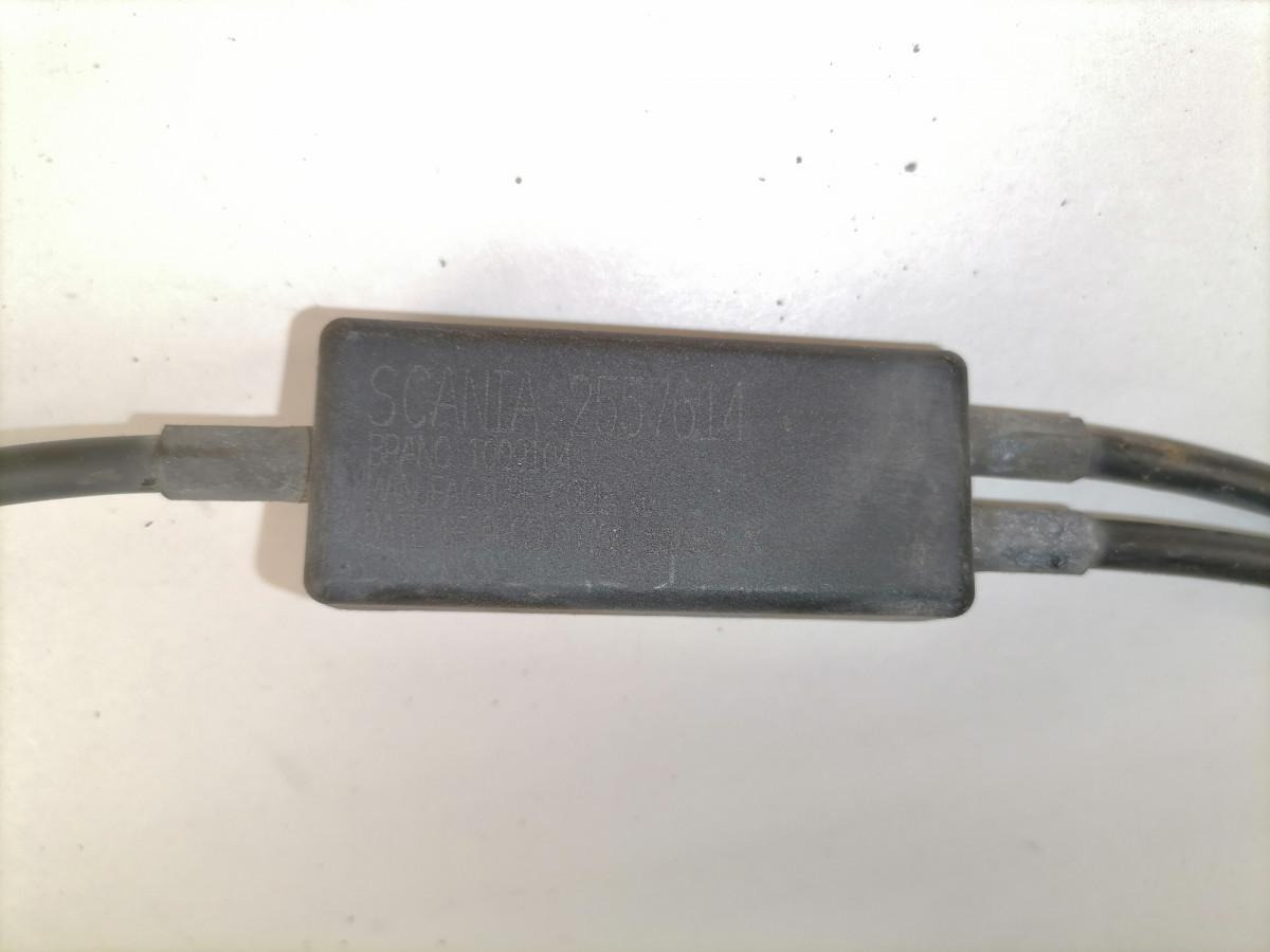 Scania Iluvõre lukk 2557614 - Parrilla para Camión: foto 4 Scania Iluvõre lukk 2557614 - Parrilla para Camión: foto 4