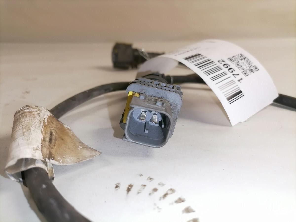 Scania Juhtmestik, AdBlue 2183132 - Sistema de combustible para Camión: foto 3 Scania Juhtmestik, AdBlue 2183132 - Sistema de combustible para Camión: foto 3