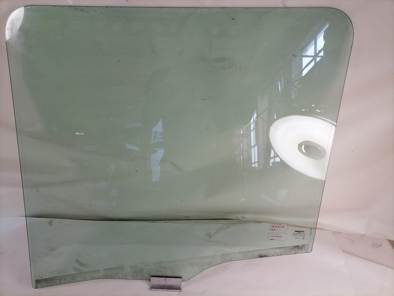 Scania Küljeklaas, parem 1306260 - Ventana y piezas para Camión: foto 2 Scania Küljeklaas, parem 1306260 - Ventana y piezas para Camión: foto 2