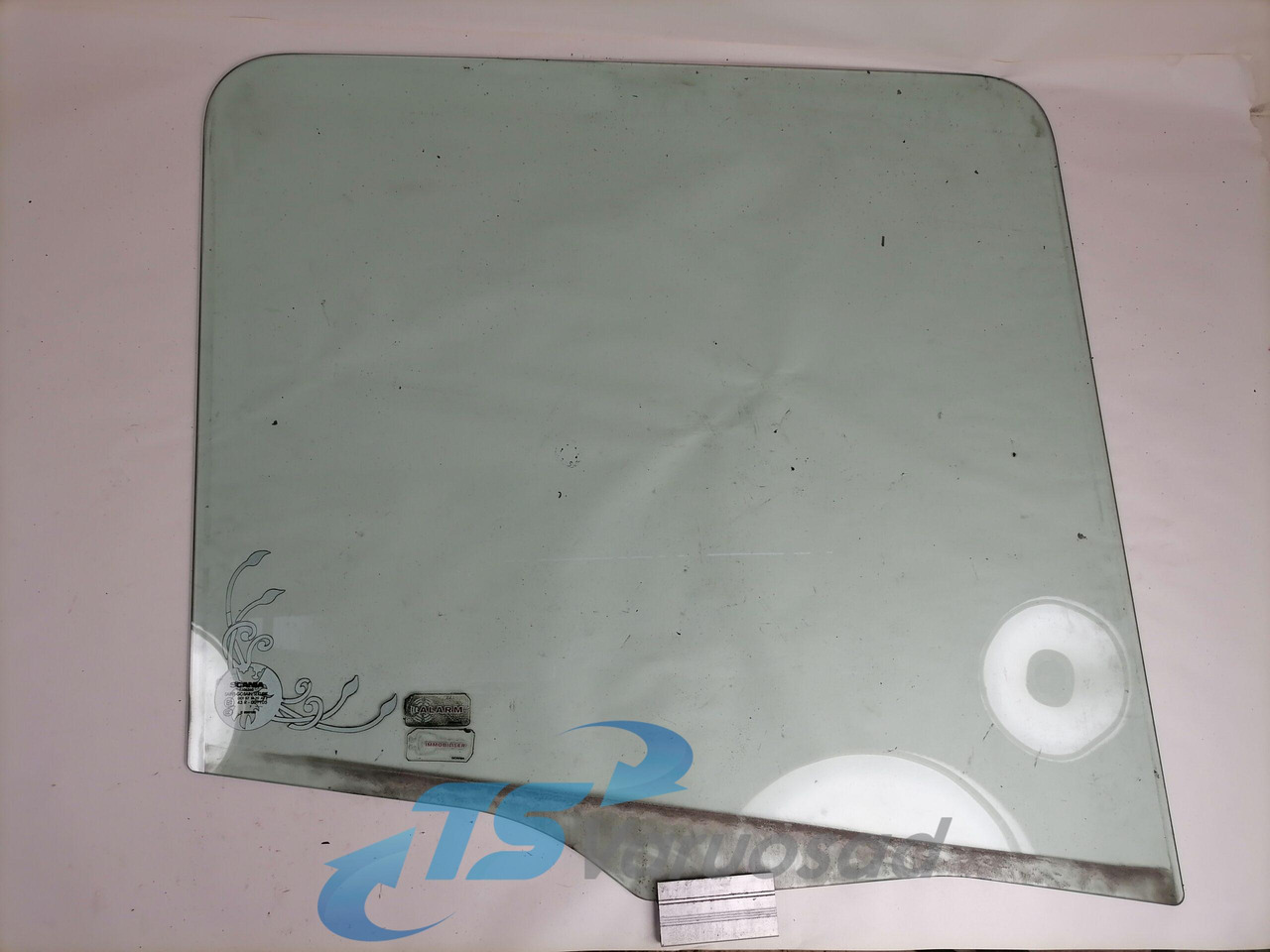 Scania Küljeklaas, parem 1306260 - Ventana y piezas para Camión: foto 1 Scania Küljeklaas, parem 1306260 - Ventana y piezas para Camión: foto 1