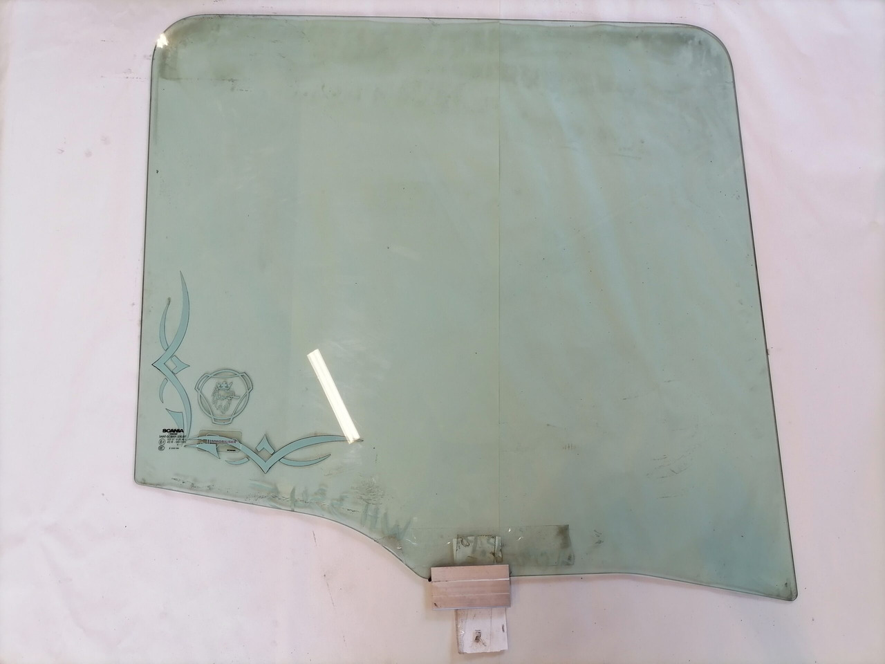 Scania Küljeklaas, parem 1306260 - Ventana y piezas para Camión: foto 2 Scania Küljeklaas, parem 1306260 - Ventana y piezas para Camión: foto 2