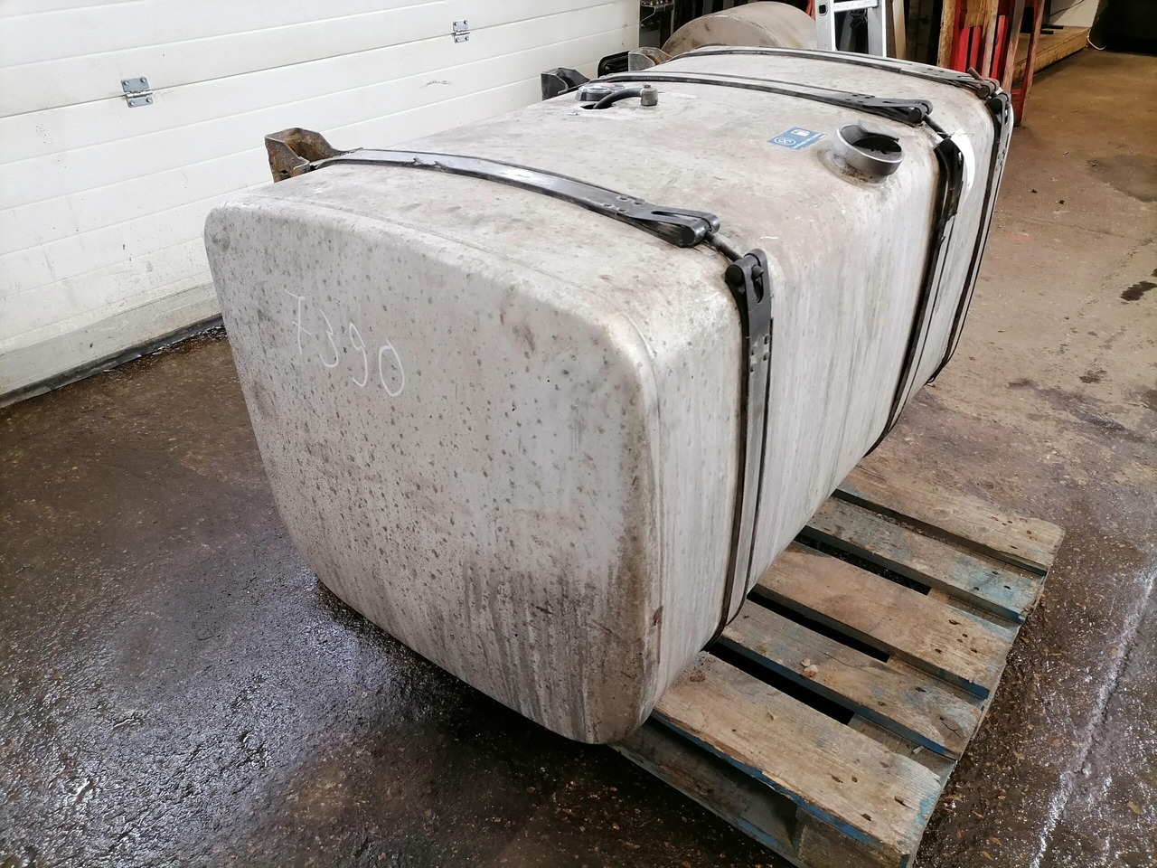 Scania Kütusepaak 500L 1517307 - Depósito de combustible para Camión: foto 5 Scania Kütusepaak 500L 1517307 - Depósito de combustible para Camión: foto 5