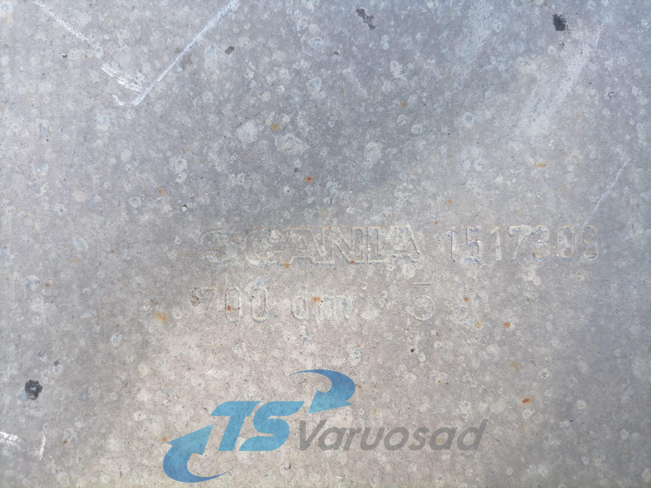 Scania Kütusepaak 700L 1517309 - Depósito de combustible para Camión: foto 3 Scania Kütusepaak 700L 1517309 - Depósito de combustible para Camión: foto 3