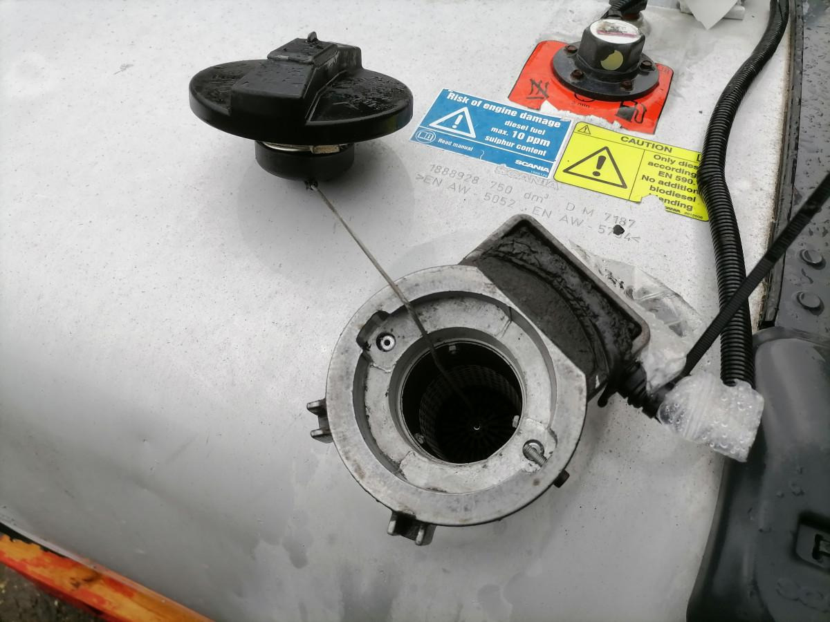 Scania Kütusepaak 750L 1888928 - Depósito de combustible para Camión: foto 3 Scania Kütusepaak 750L 1888928 - Depósito de combustible para Camión: foto 3