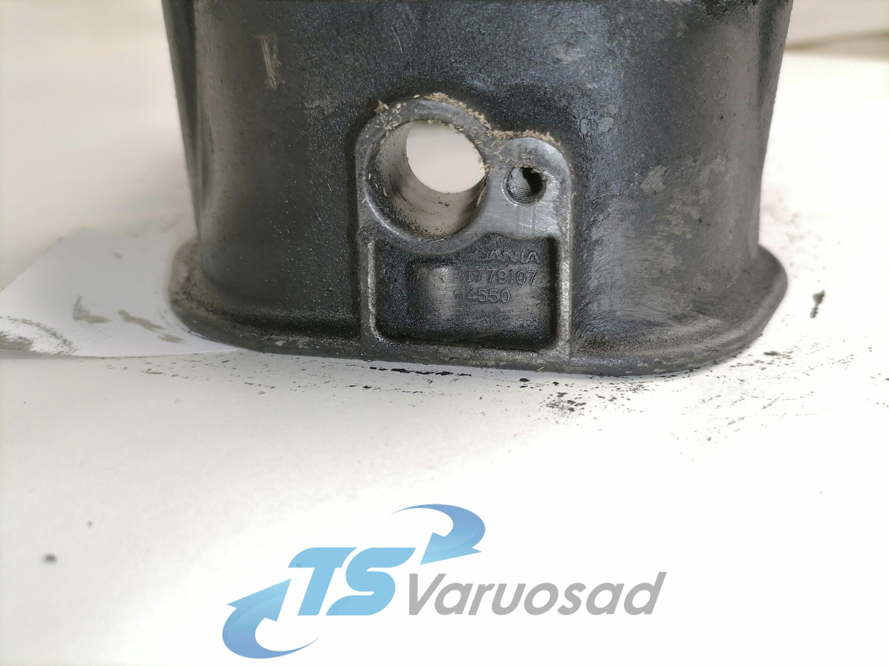 Scania Ladder frame 1779107 - Cabezal de bloque para Camión: foto 3 Scania Ladder frame 1779107 - Cabezal de bloque para Camión: foto 3