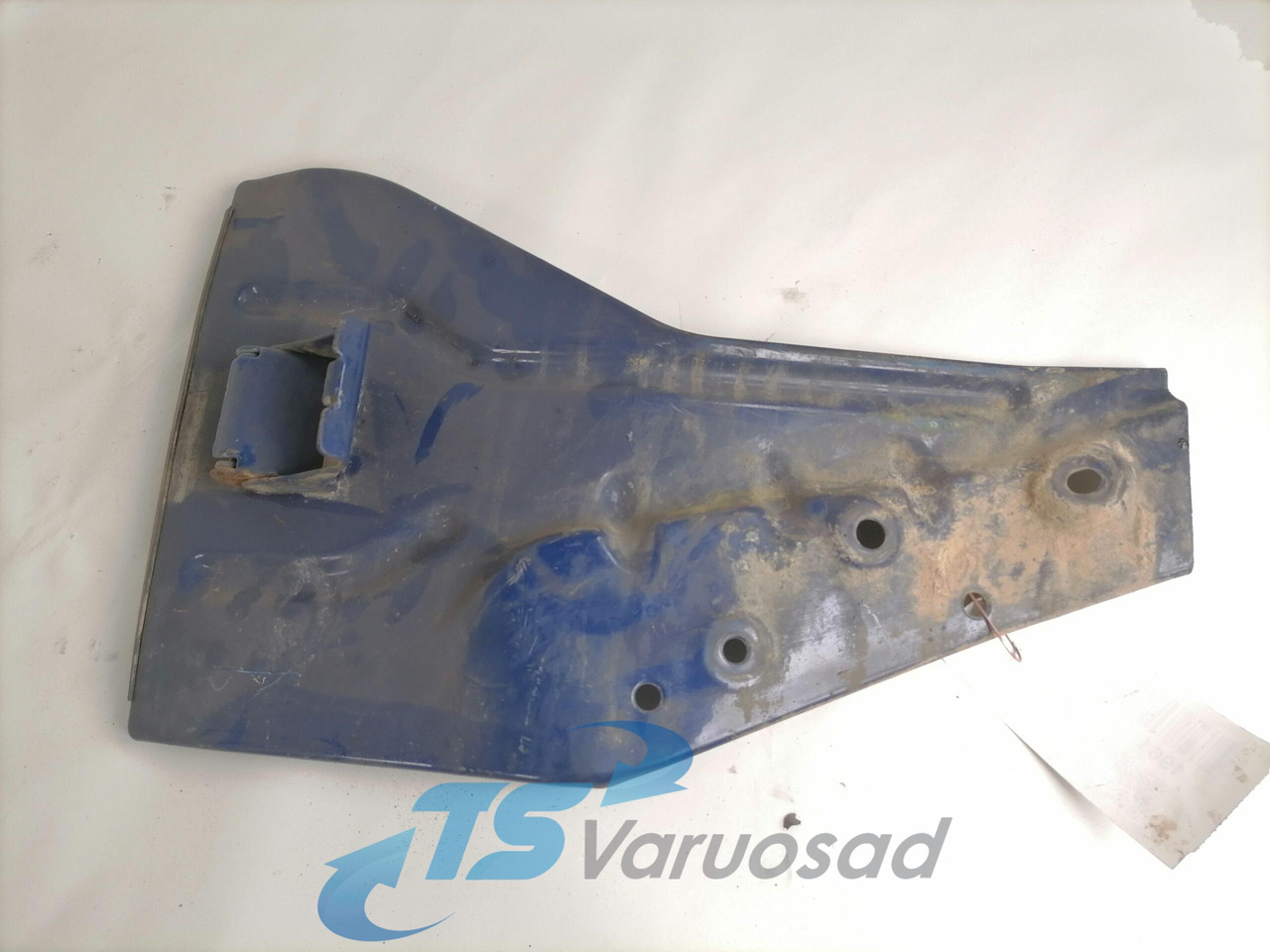 Scania Mudguard bracket 1355075 - Pieza universal para Camión: foto 1 Scania Mudguard bracket 1355075 - Pieza universal para Camión: foto 1