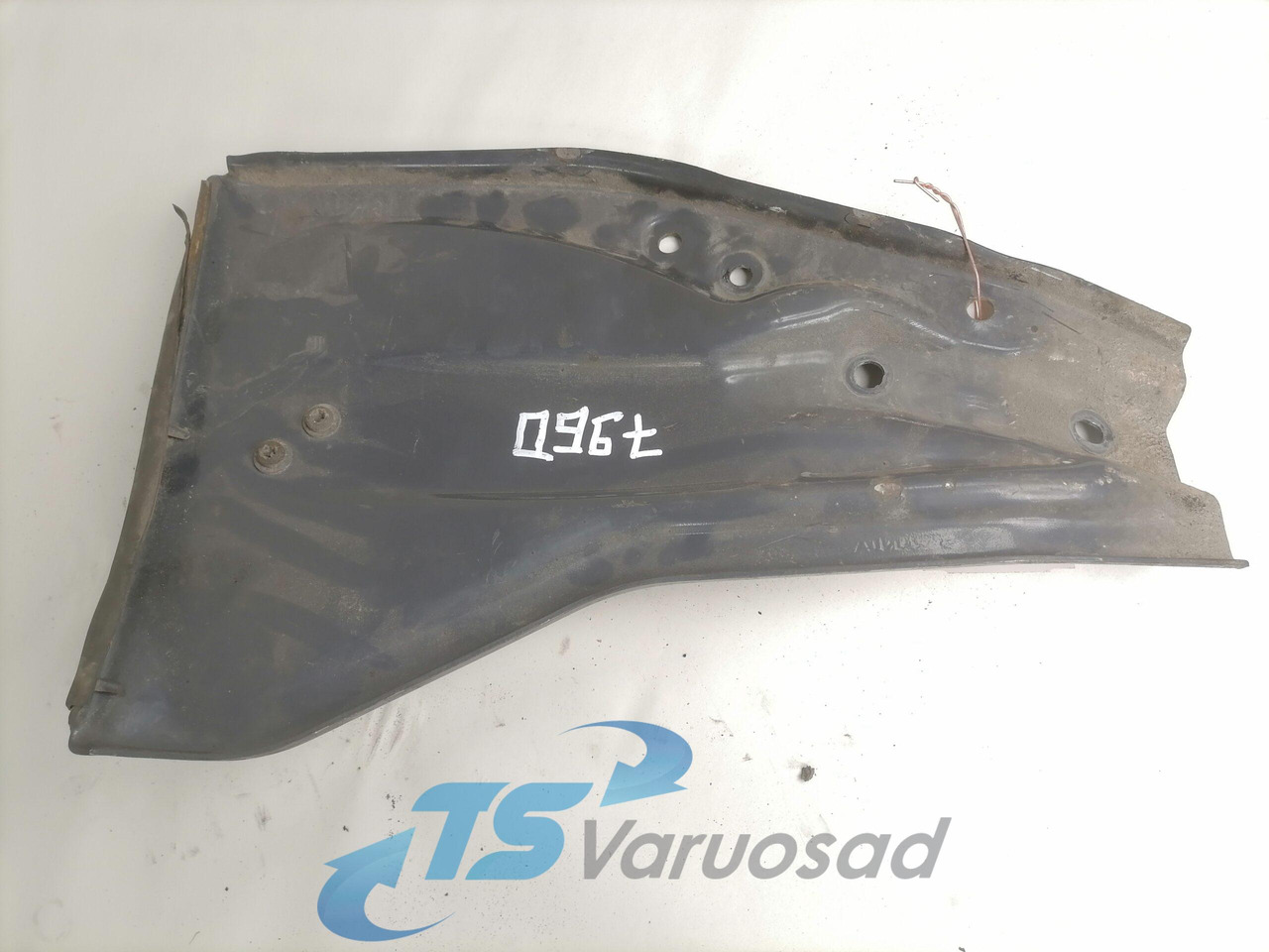 Scania Mudguard bracket 1743493 - Pieza universal para Camión: foto 3 Scania Mudguard bracket 1743493 - Pieza universal para Camión: foto 3