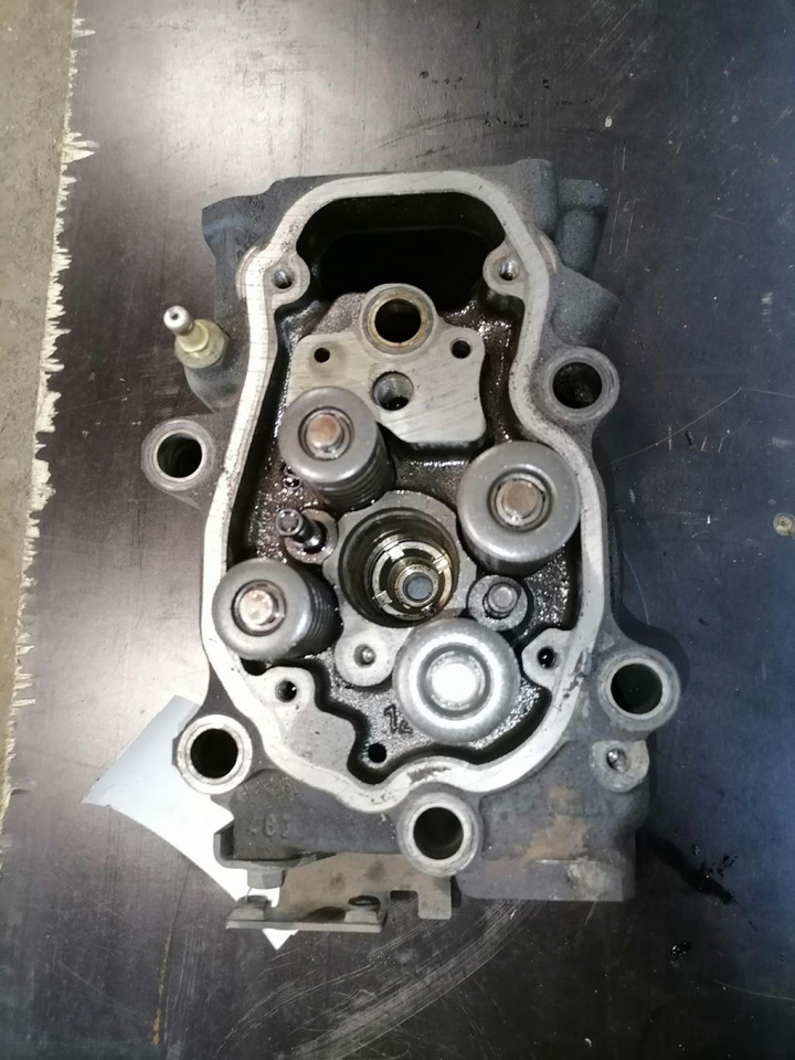 Scania Plokikaas, OC09/13 2608566 - Cabezal de bloque para Camión: foto 5 Scania Plokikaas, OC09/13 2608566 - Cabezal de bloque para Camión: foto 5