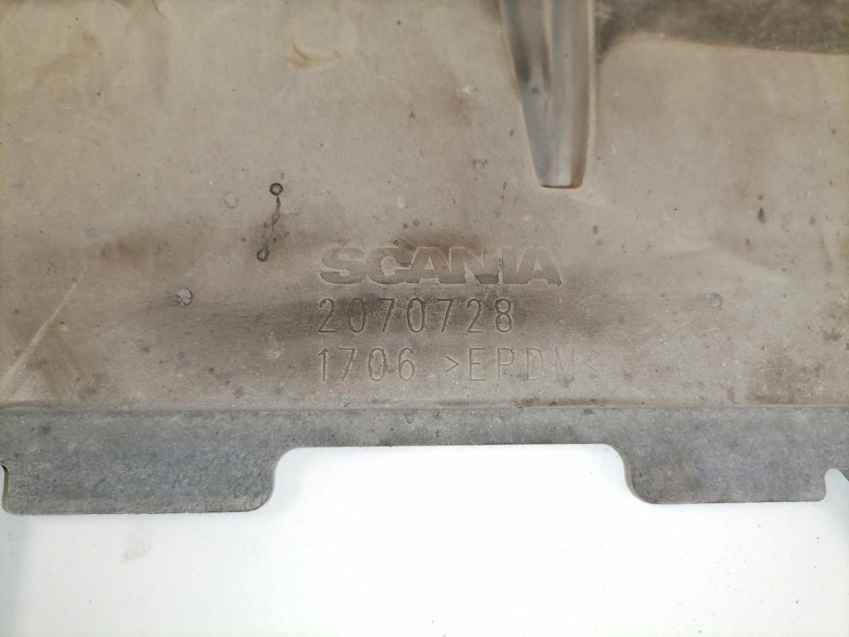 Scania Radiaatori pealne kate 2070728 - Pieza universal para Camión: foto 4 Scania Radiaatori pealne kate 2070728 - Pieza universal para Camión: foto 4