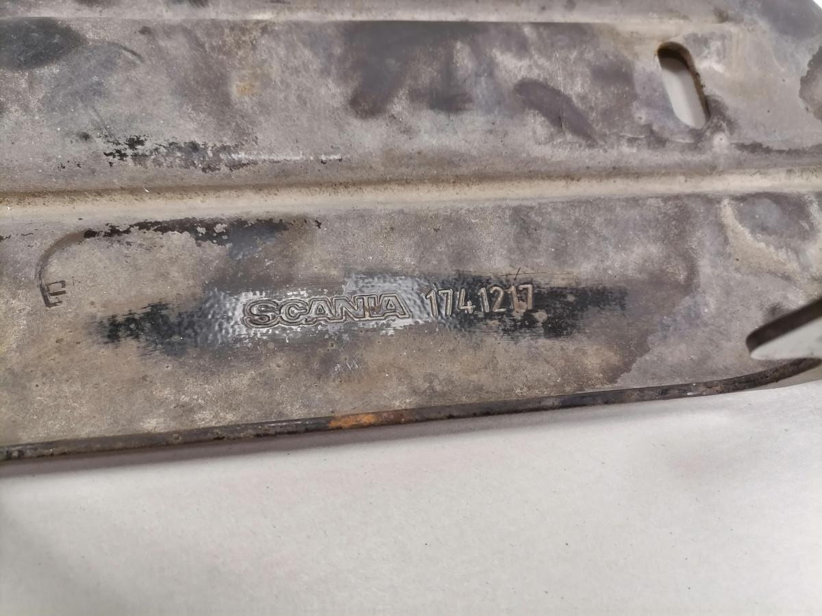 Scania Radiaatori pealne kronstein 1741217 - Pieza universal para Camión: foto 2 Scania Radiaatori pealne kronstein 1741217 - Pieza universal para Camión: foto 2