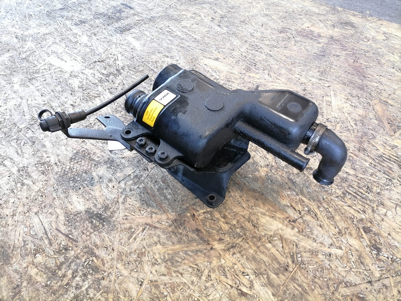 Scania Scania steering oil tank 1461351 - Manguera de dirección para Camión: foto 2 Scania Scania steering oil tank 1461351 - Manguera de dirección para Camión: foto 2