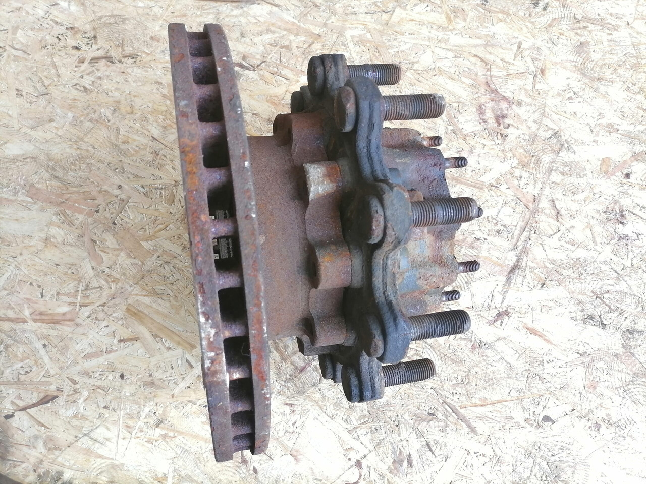 Scania Wheel hub 2290542 - Pieza universal para Camión: foto 3 Scania Wheel hub 2290542 - Pieza universal para Camión: foto 3