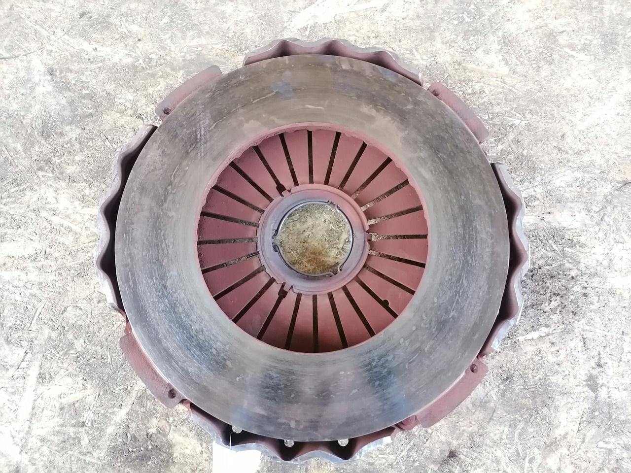 Scania clutch cover 1763155 - Embrague y piezas para Camión: foto 2 Scania clutch cover 1763155 - Embrague y piezas para Camión: foto 2