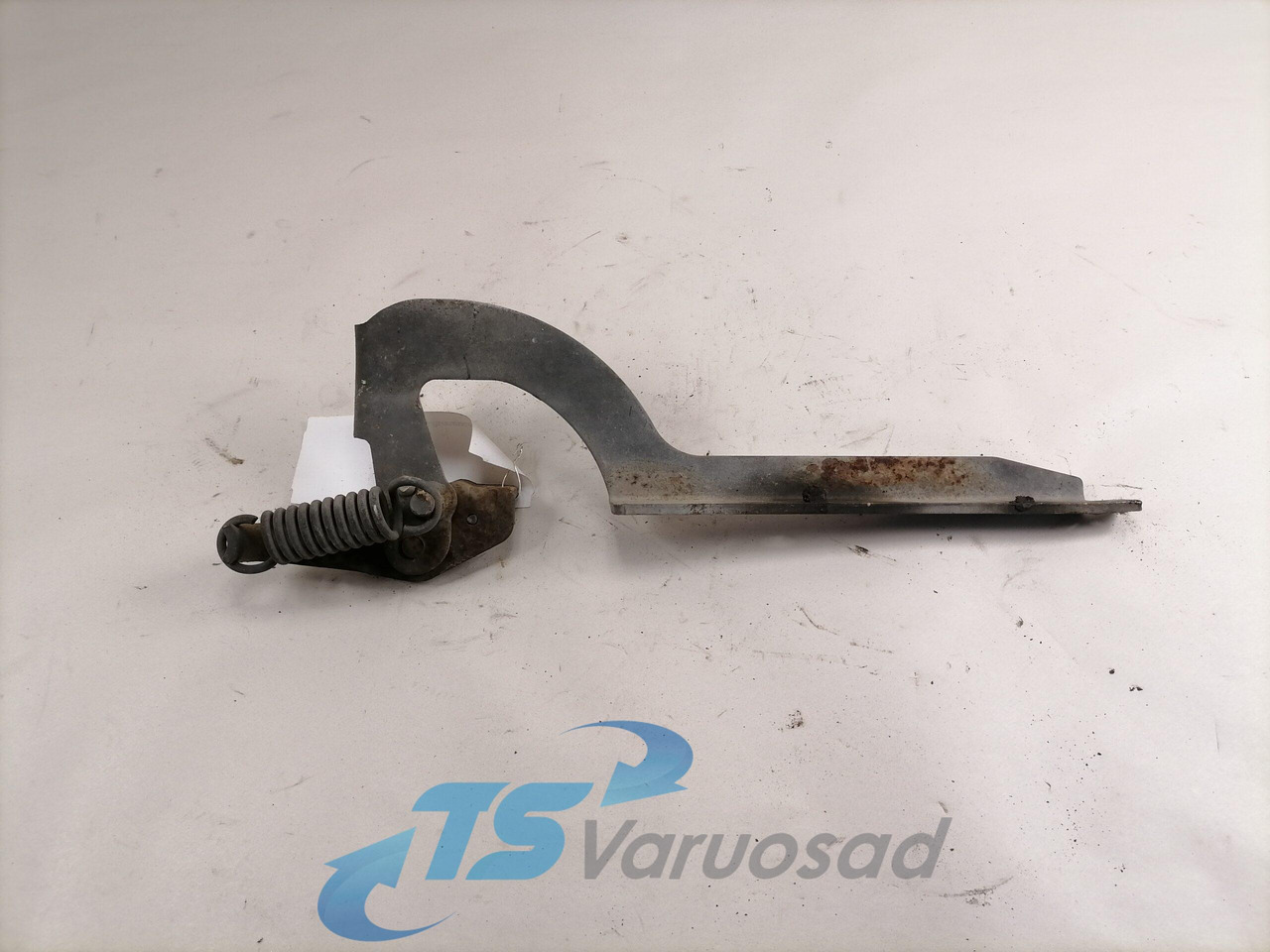 Scania lower grille carrier hinge 1381479 - Parrilla para Camión: foto 1 Scania lower grille carrier hinge 1381479 - Parrilla para Camión: foto 1