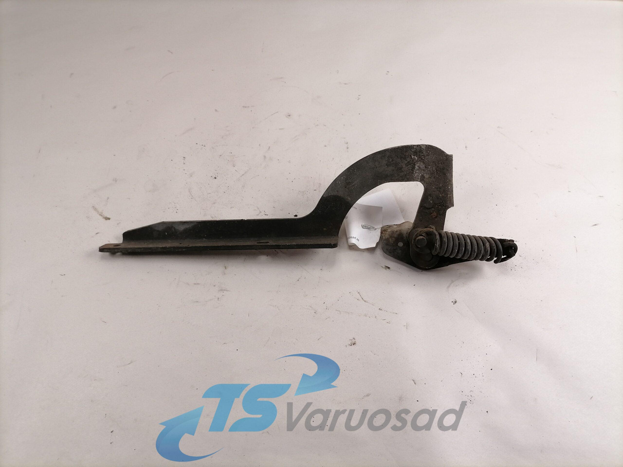Scania lower grille carrier hinge 1381480 - Parrilla para Camión: foto 2 Scania lower grille carrier hinge 1381480 - Parrilla para Camión: foto 2