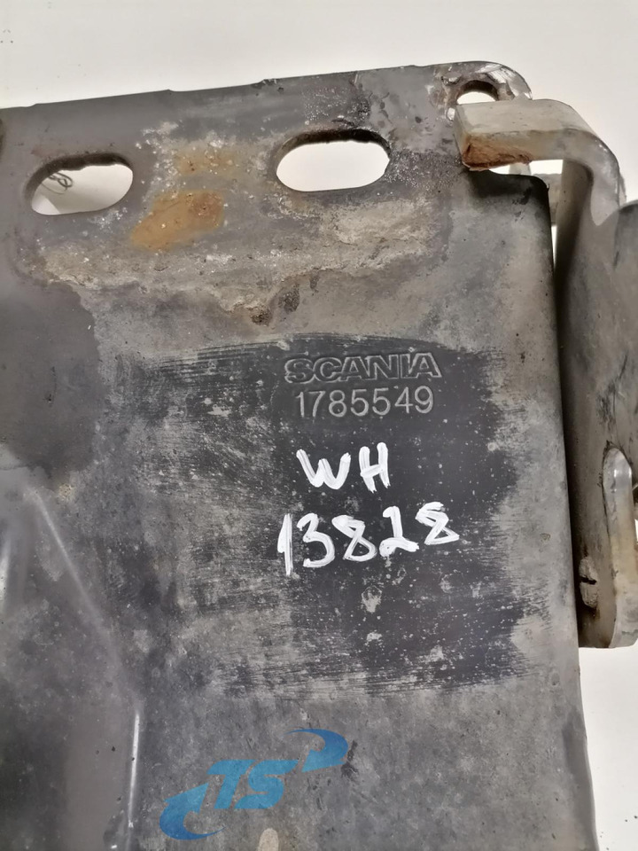 Scania lower grille carrier hinge 1785549 - Parrilla para Camión: foto 4 Scania lower grille carrier hinge 1785549 - Parrilla para Camión: foto 4