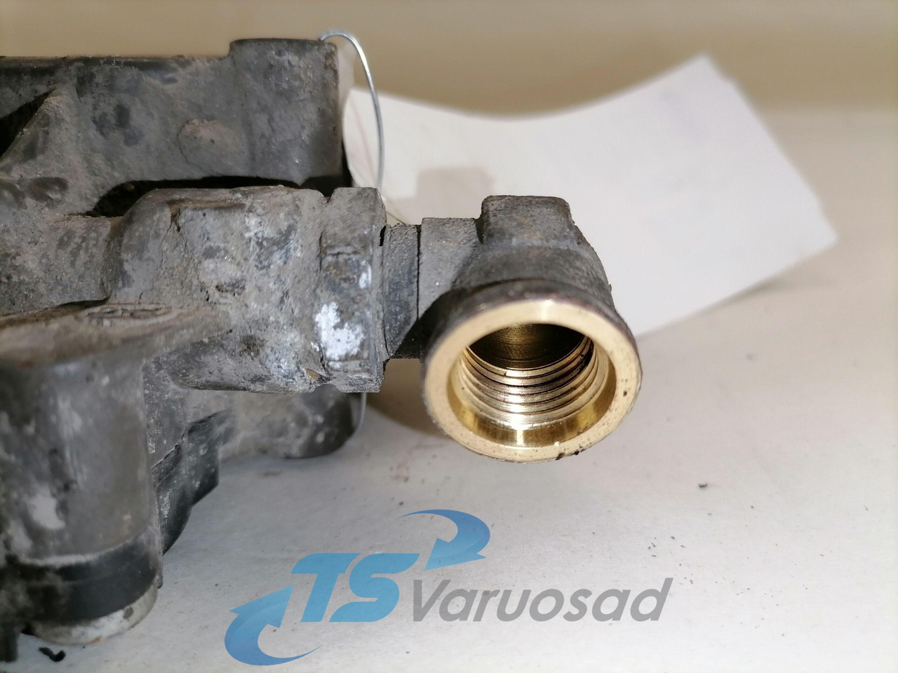 Volvo ABS brake valve 21327360 - Válvula de freno para Camión: foto 4 Volvo ABS brake valve 21327360 - Válvula de freno para Camión: foto 4