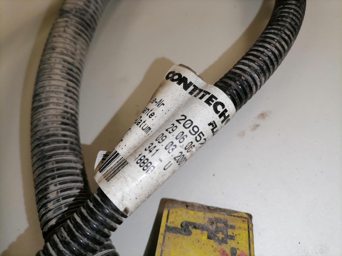 Volvo Ad Blue cable 20952899 - Sistema de combustible para Camión: foto 4 Volvo Ad Blue cable 20952899 - Sistema de combustible para Camión: foto 4