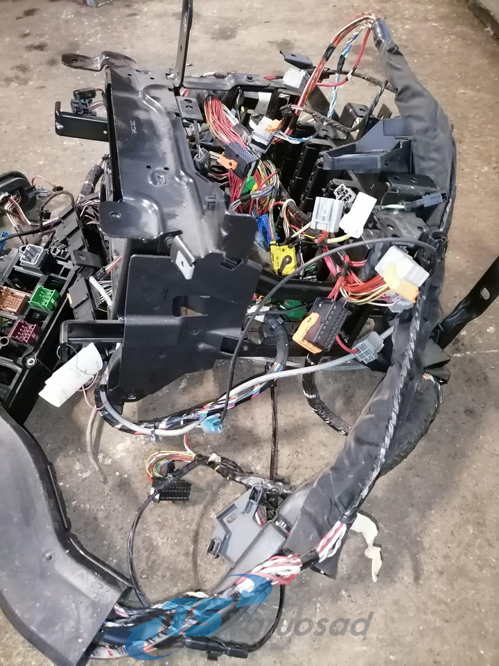 Volvo Armatuuri juhtmestik 22294533 - Pieza universal para Camión: foto 4 Volvo Armatuuri juhtmestik 22294533 - Pieza universal para Camión: foto 4