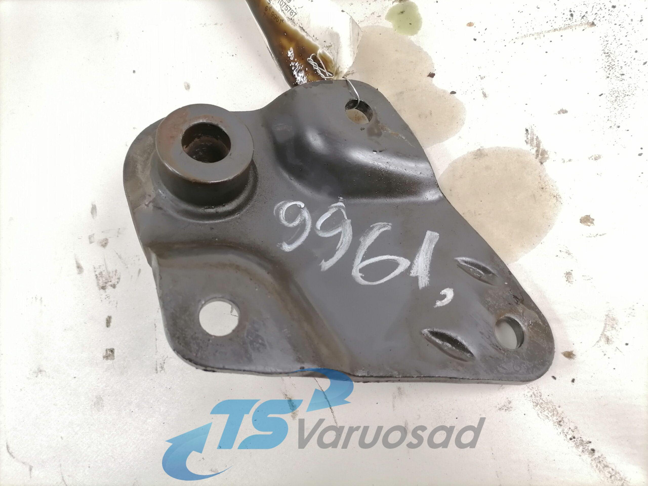 Volvo Bracket 1075787 - Bastidor/ Chasis para Camión: foto 2 Volvo Bracket 1075787 - Bastidor/ Chasis para Camión: foto 2