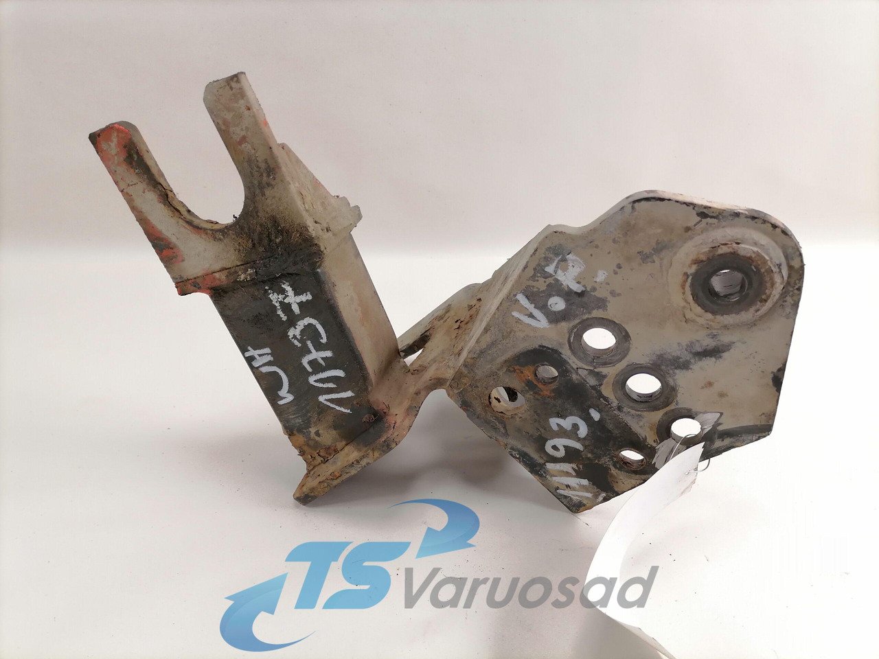 Volvo Bumper bracket 20499243 - Parachoques para Camión: foto 2 Volvo Bumper bracket 20499243 - Parachoques para Camión: foto 2