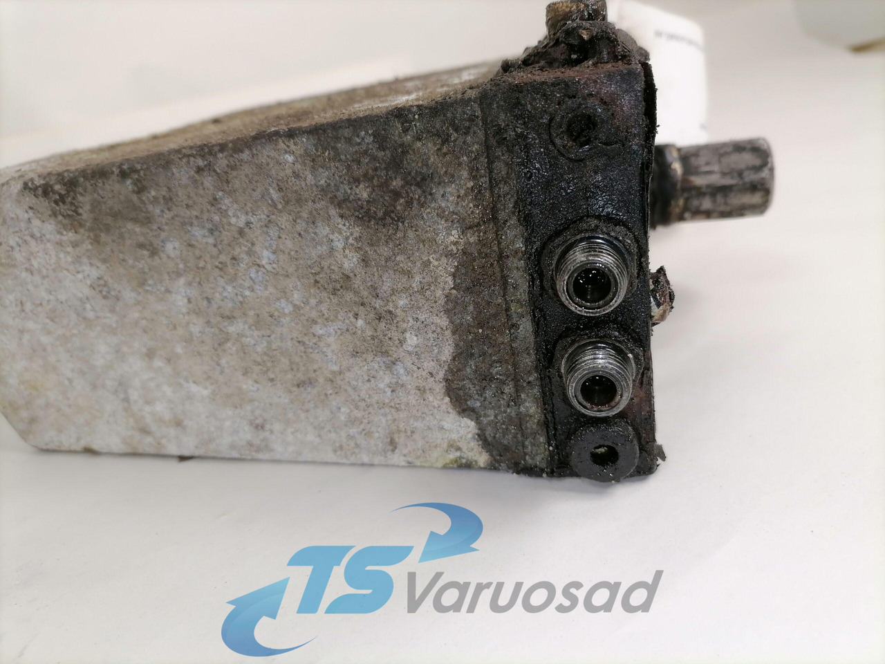 Volvo Cab tilting pump 3198846 - Suspensión de cabina para Camión: foto 2 Volvo Cab tilting pump 3198846 - Suspensión de cabina para Camión: foto 2