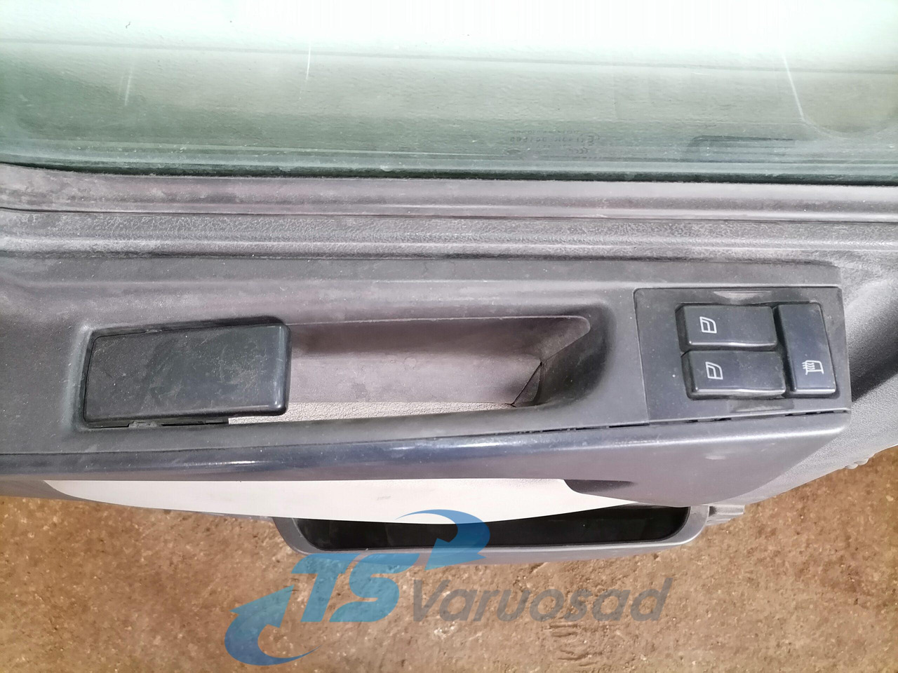 Puerta y piezas para Camión Volvo Door 85112763: foto 8 Puerta y piezas para Camión Volvo Door 85112763: foto 8