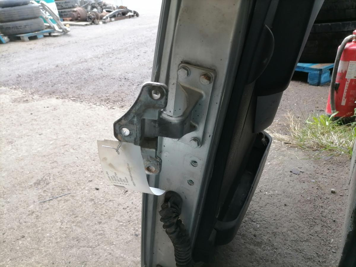Volvo Door 85112764 - Puerta y piezas para Camión: foto 4 Volvo Door 85112764 - Puerta y piezas para Camión: foto 4