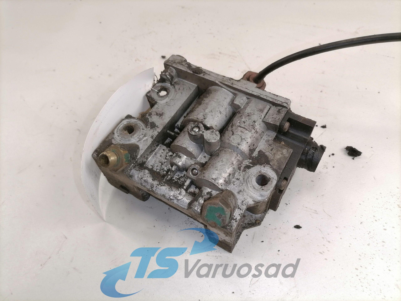 Volvo Engine control switch 2041199 - Sistema de escape para Camión: foto 3 Volvo Engine control switch 2041199 - Sistema de escape para Camión: foto 3