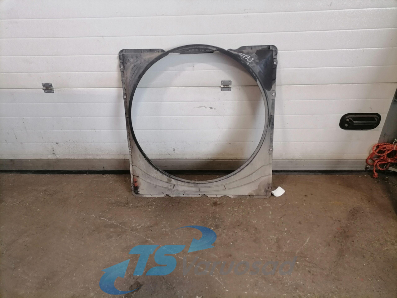 Volvo Fan shroud 20502964 - Radiador para Camión: foto 1 Volvo Fan shroud 20502964 - Radiador para Camión: foto 1