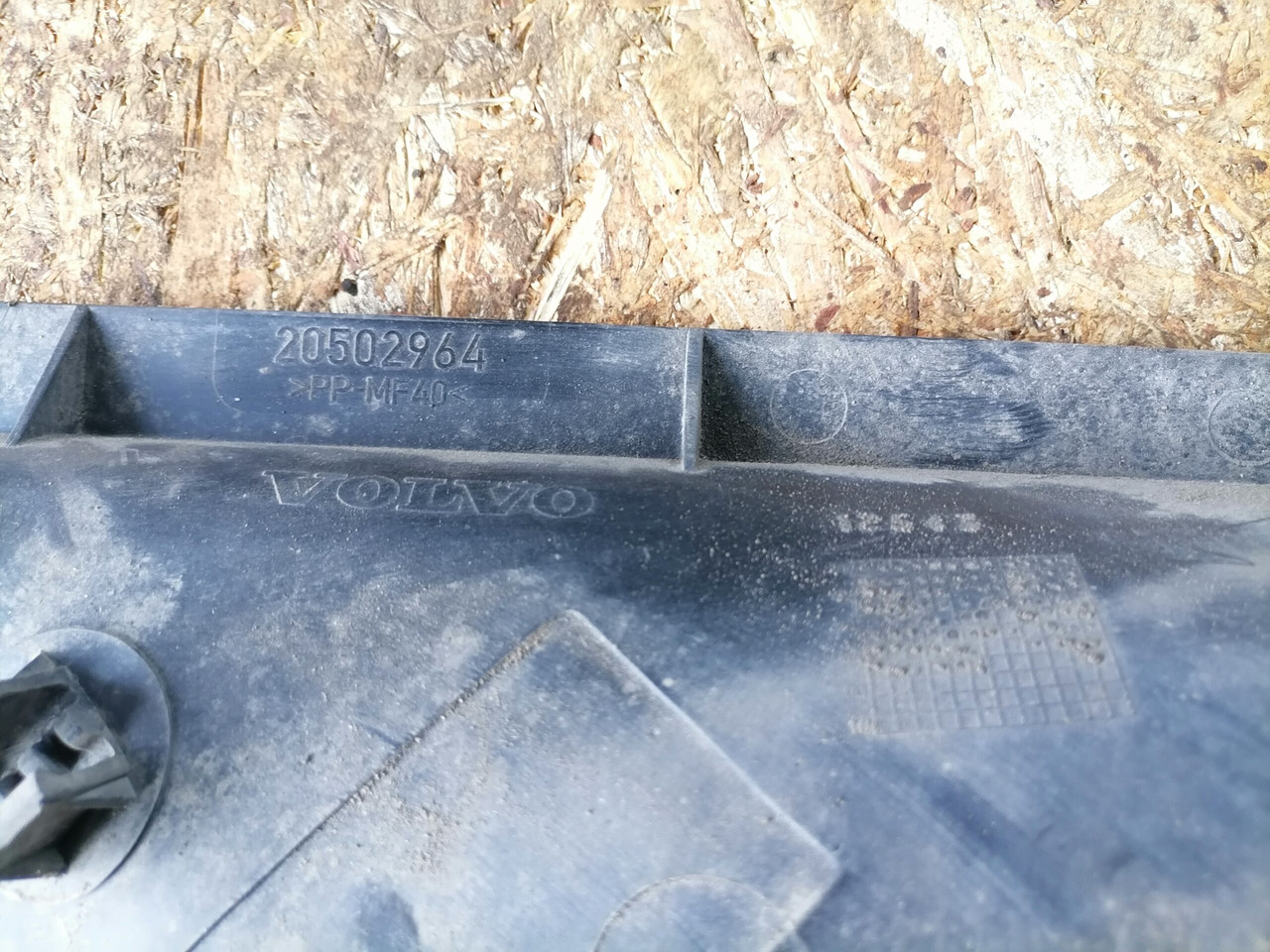 Volvo Fan shroud 20502964 - Radiador para Camión: foto 4 Volvo Fan shroud 20502964 - Radiador para Camión: foto 4