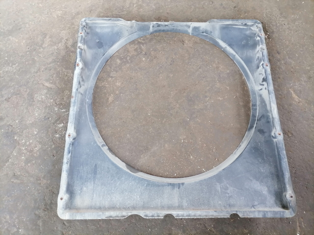 Volvo Fan shroud 20804602 - Radiador para Camión: foto 5 Volvo Fan shroud 20804602 - Radiador para Camión: foto 5