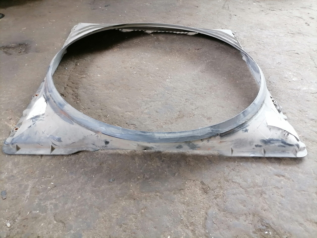 Volvo Fan shroud 20804602 - Radiador para Camión: foto 3 Volvo Fan shroud 20804602 - Radiador para Camión: foto 3