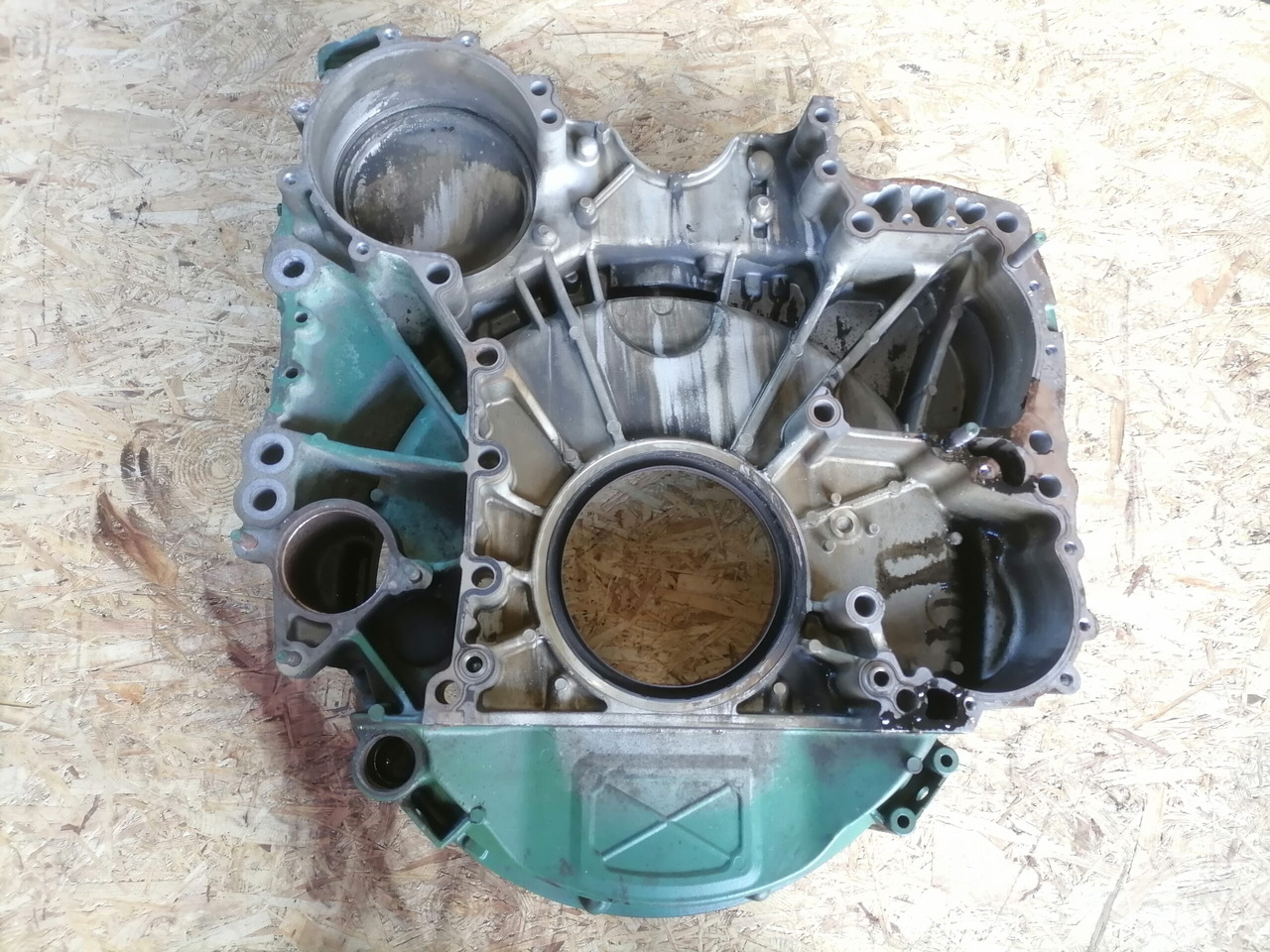 Volvo Flywheel housing 21769015 - Volante de inercia para Camión: foto 3 Volvo Flywheel housing 21769015 - Volante de inercia para Camión: foto 3