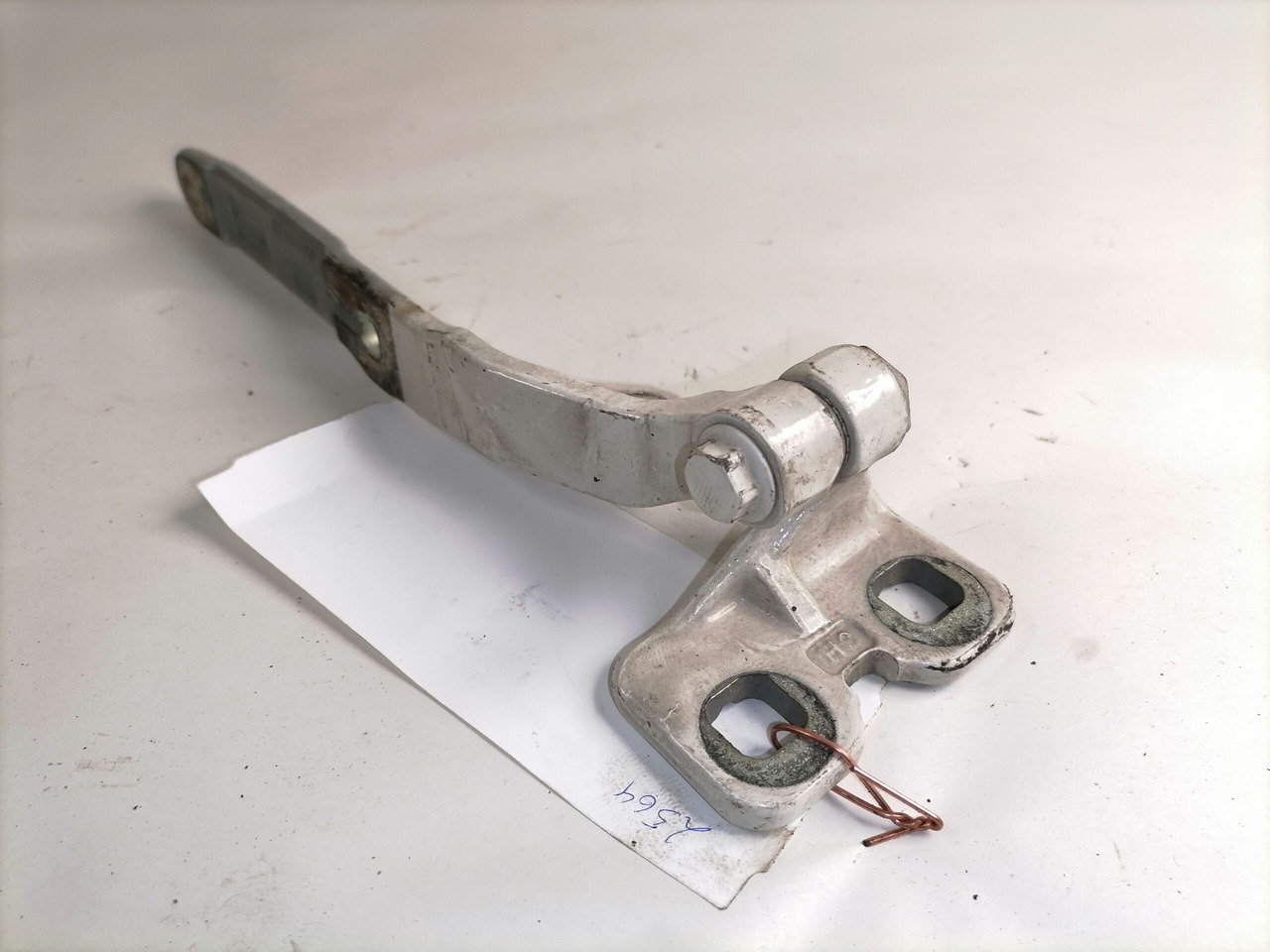 Volvo Iluvõre kandurhing 82320177 - Parrilla para Camión: foto 2 Volvo Iluvõre kandurhing 82320177 - Parrilla para Camión: foto 2