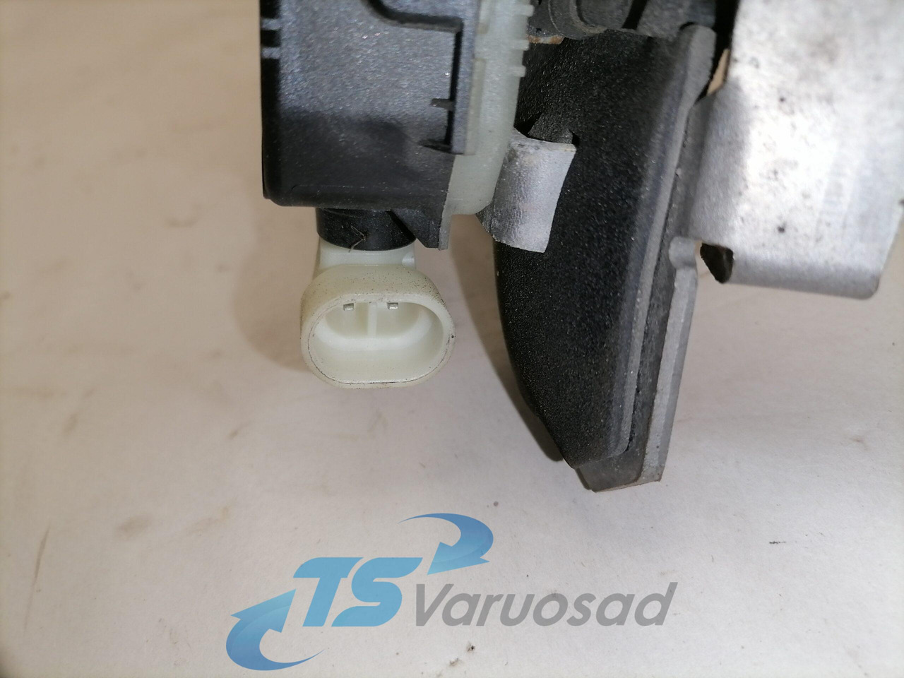 Volvo Iluvõre lukk 82208559 - Parrilla para Camión: foto 4 Volvo Iluvõre lukk 82208559 - Parrilla para Camión: foto 4
