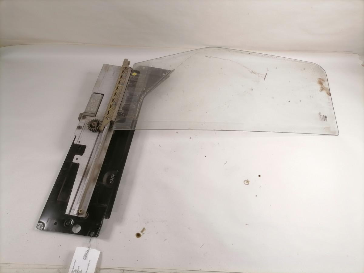 Volvo Küljeklaas, parem 20862570 - Ventana y piezas para Camión: foto 2 Volvo Küljeklaas, parem 20862570 - Ventana y piezas para Camión: foto 2