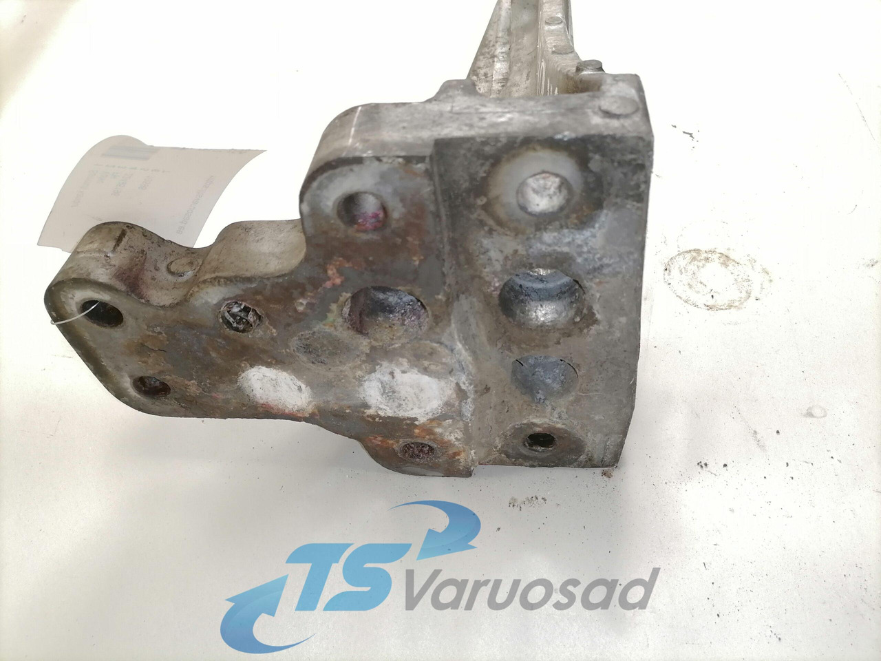 Volvo Muffler carrier 22495196 - Silenciador para Camión: foto 3 Volvo Muffler carrier 22495196 - Silenciador para Camión: foto 3