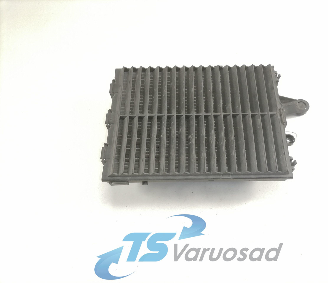 Volvo Salongi õhufiltri korpus 82209789 - Pieza universal para Camión: foto 1 Volvo Salongi õhufiltri korpus 82209789 - Pieza universal para Camión: foto 1