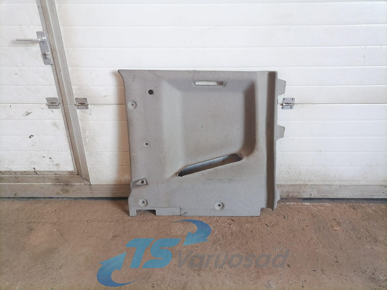 Volvo Salongi polster 82246972 - Pieza universal para Camión: foto 1 Volvo Salongi polster 82246972 - Pieza universal para Camión: foto 1