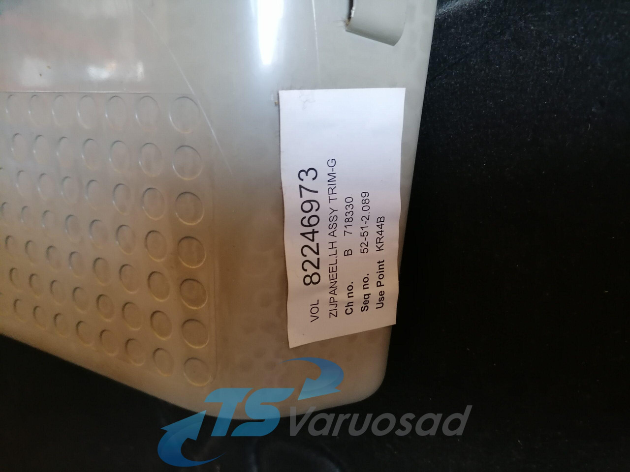 Volvo Salongi polster 82246973 - Pieza universal para Camión: foto 3 Volvo Salongi polster 82246973 - Pieza universal para Camión: foto 3