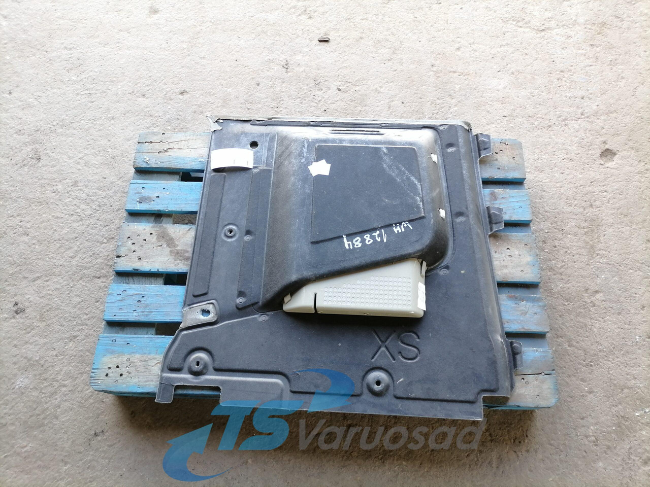 Volvo Salongi polster 82246973 - Pieza universal para Camión: foto 2 Volvo Salongi polster 82246973 - Pieza universal para Camión: foto 2