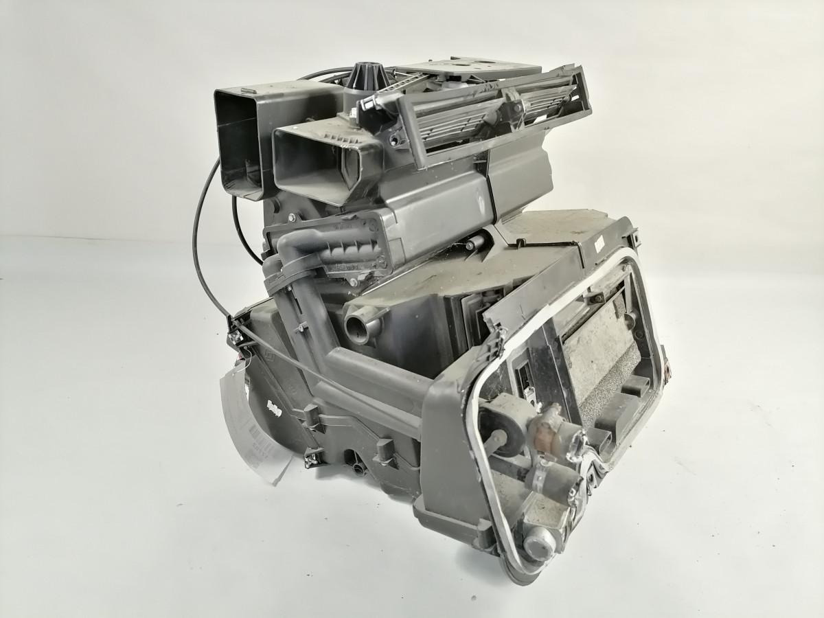 Volvo Salongi radiaatorite korpus, komplektne 7420894090 - Pieza universal para Camión: foto 4 Volvo Salongi radiaatorite korpus, komplektne 7420894090 - Pieza universal para Camión: foto 4
