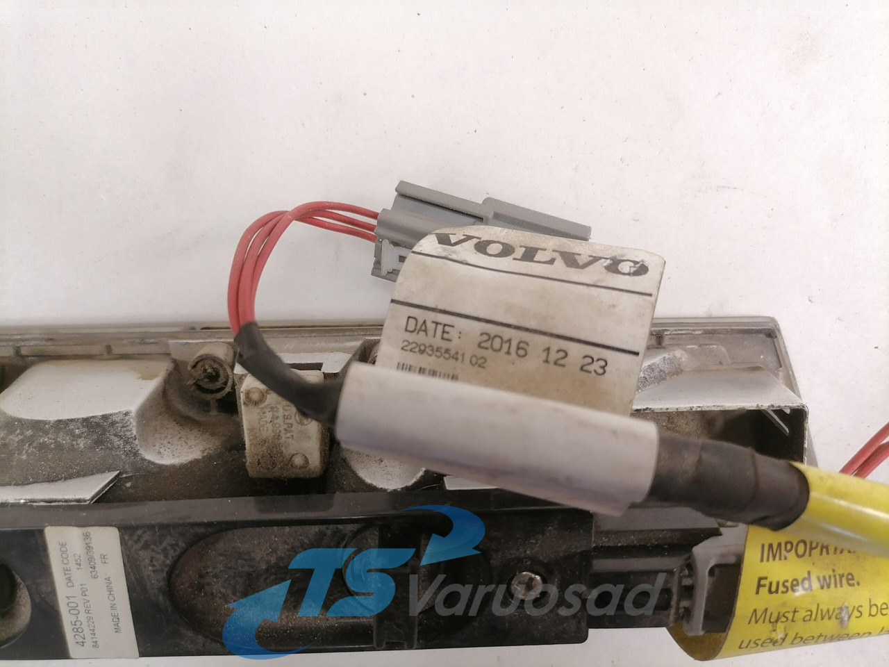 Volvo Salongi valgusti 84144229 - Pieza universal para Camión: foto 4 Volvo Salongi valgusti 84144229 - Pieza universal para Camión: foto 4