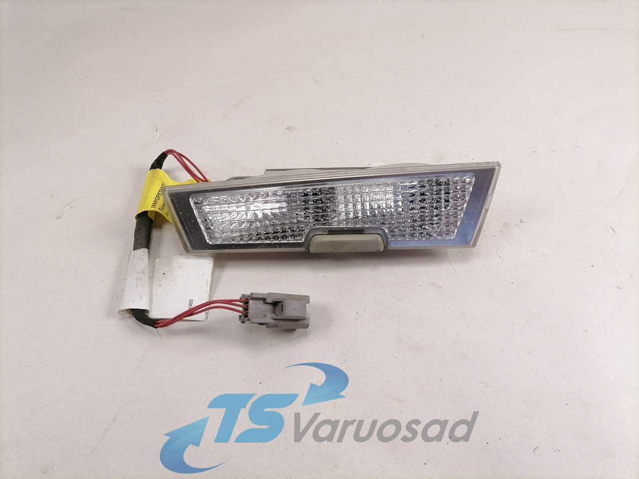 Volvo Salongi valgusti 84144238 - Pieza universal para Camión: foto 1 Volvo Salongi valgusti 84144238 - Pieza universal para Camión: foto 1