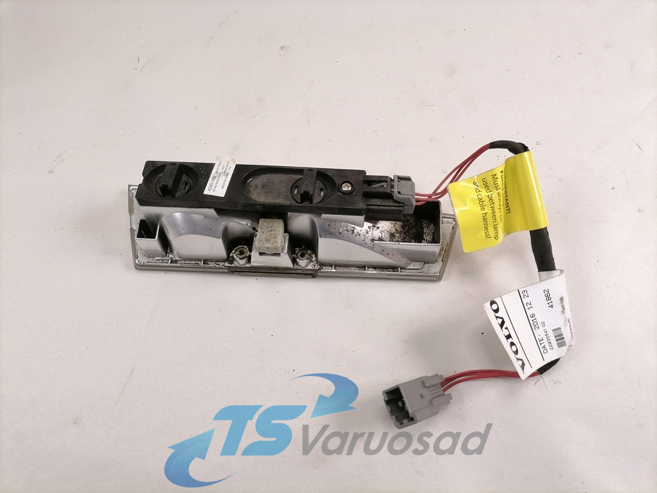 Volvo Salongi valgusti 84144238 - Pieza universal para Camión: foto 4 Volvo Salongi valgusti 84144238 - Pieza universal para Camión: foto 4