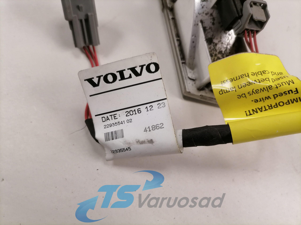 Volvo Salongi valgusti 84144238 - Pieza universal para Camión: foto 2 Volvo Salongi valgusti 84144238 - Pieza universal para Camión: foto 2